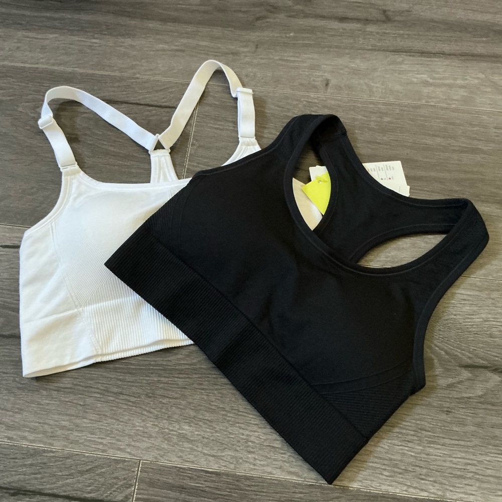 Combo of 2 Women’s Seamless sports bra. White / Black.   M